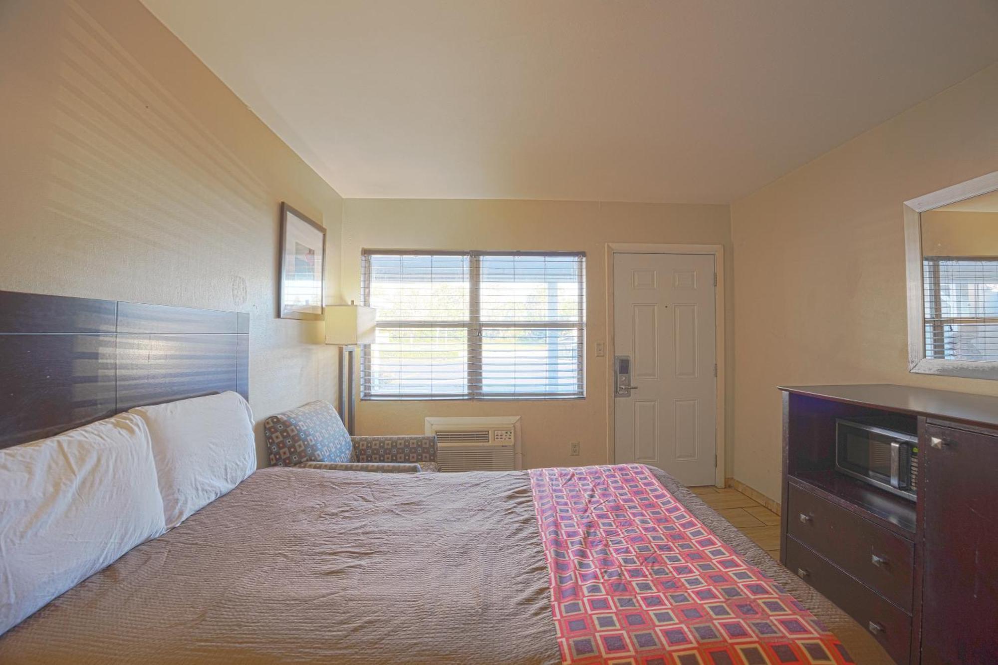 Sunrise Inn By Oyo Titusville Fl Экстерьер фото